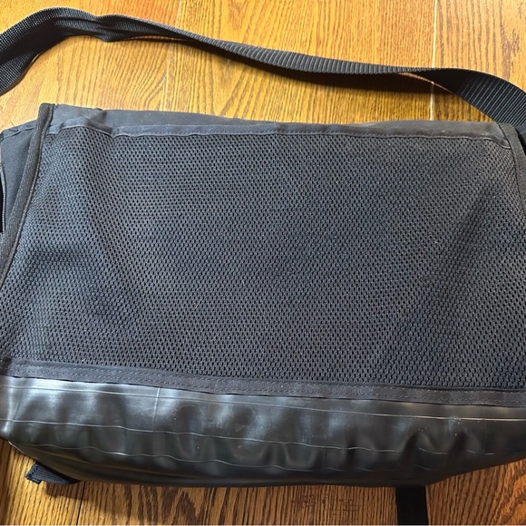 Green Guru Messenger bag made from recycled material - Picture 2 of 10